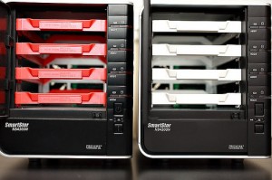 Immagine di due NAS Promise SmartStor NS4300N